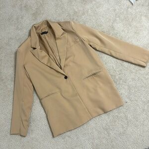 PrettyLittleThing - Tan Oversized Blazer